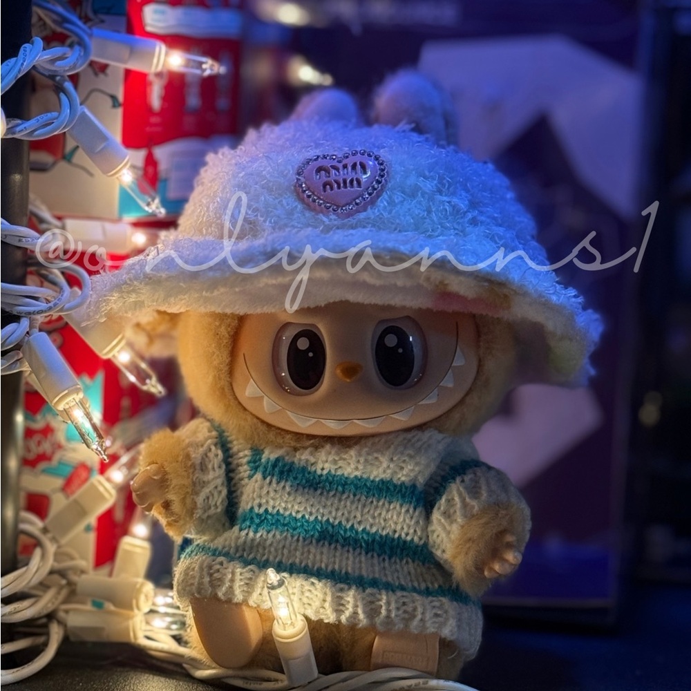 Labubu Clothes - Blue Sweater with Miumiu Hat